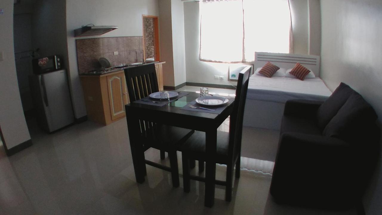Beinte Singko De Marso Apartments Candon エクステリア 写真