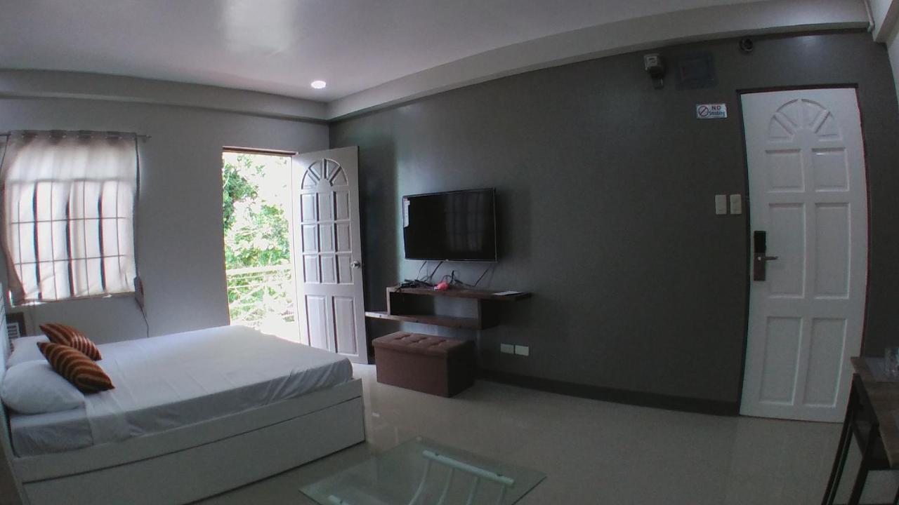 Beinte Singko De Marso Apartments Candon エクステリア 写真