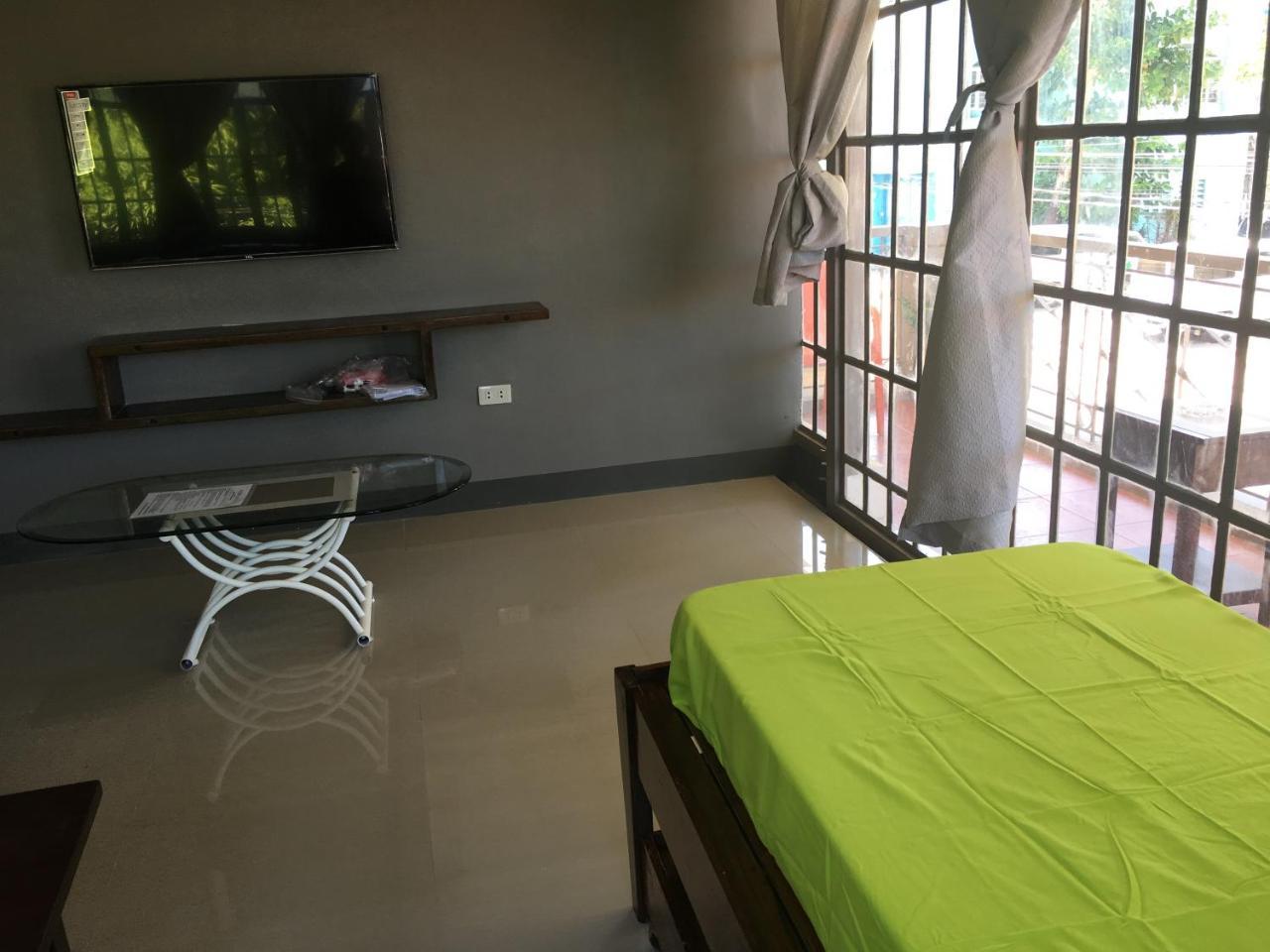 Beinte Singko De Marso Apartments Candon エクステリア 写真