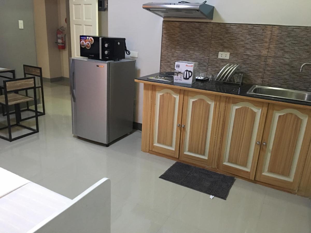 Beinte Singko De Marso Apartments Candon エクステリア 写真