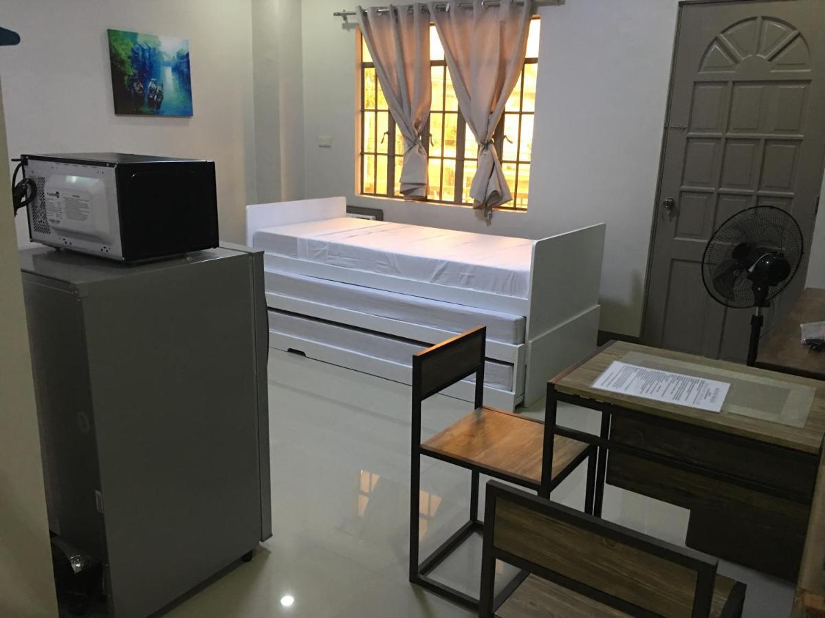 Beinte Singko De Marso Apartments Candon エクステリア 写真