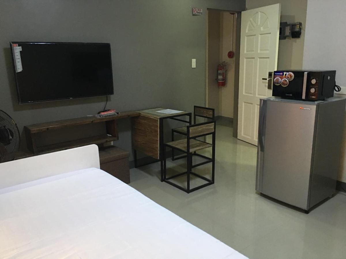 Beinte Singko De Marso Apartments Candon エクステリア 写真